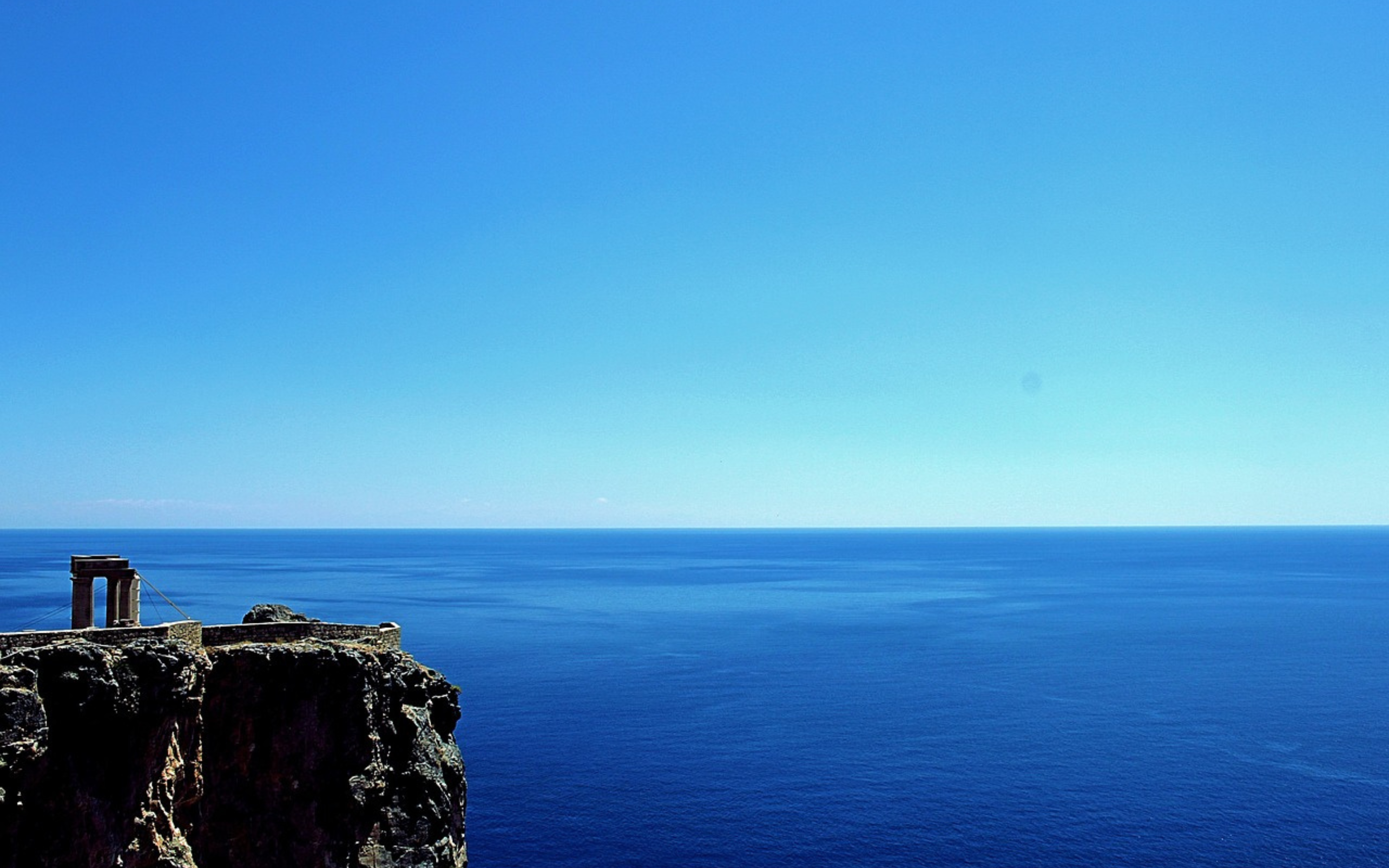 青い空と青い海